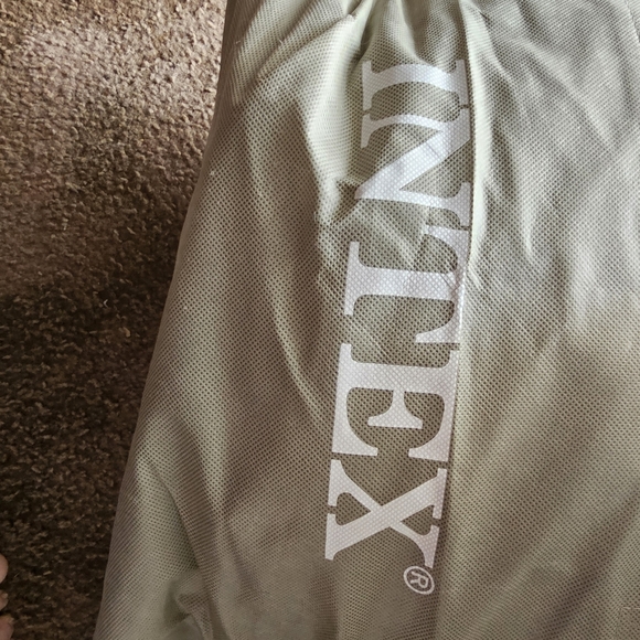 Queen Size Inflatable Matress - Picture 1 of 4